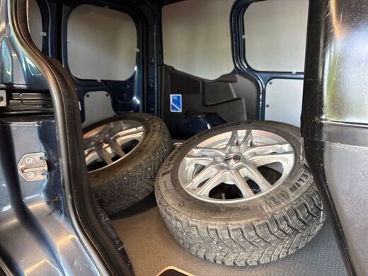 Ford Transit Courier vaihtoauto