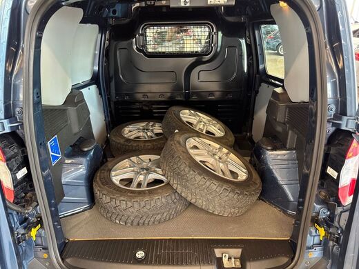 Ford Transit Courier vaihtoauto