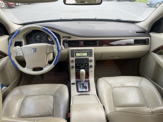 Volvo V70 vaihtoauto