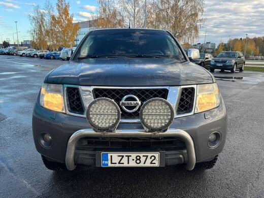 Nissan Navara vaihtoauto