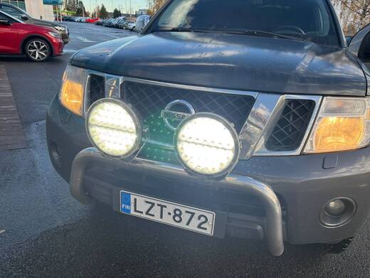 Nissan Navara vaihtoauto