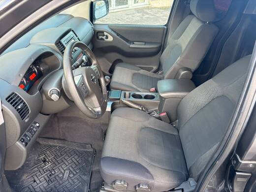 Nissan Navara vaihtoauto