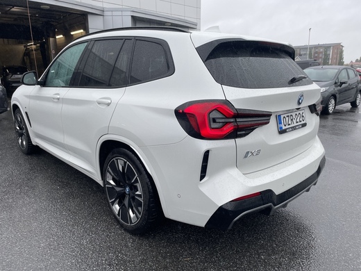 BMW iX3 vaihtoauto