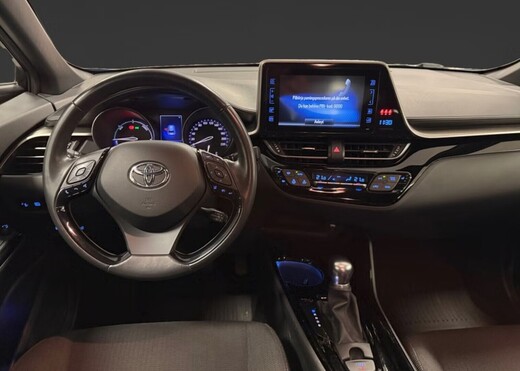 Toyota C-HR vaihtoauto