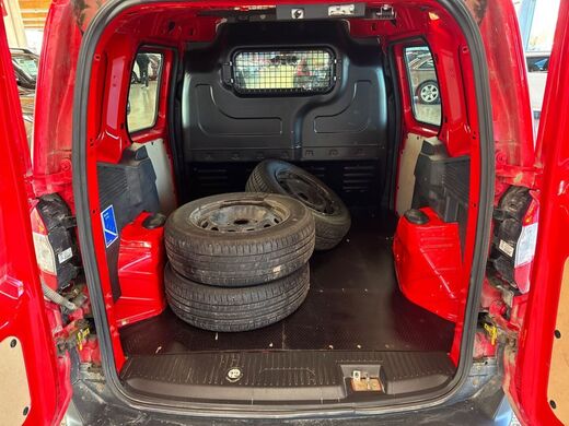 Ford Transit Courier vaihtoauto