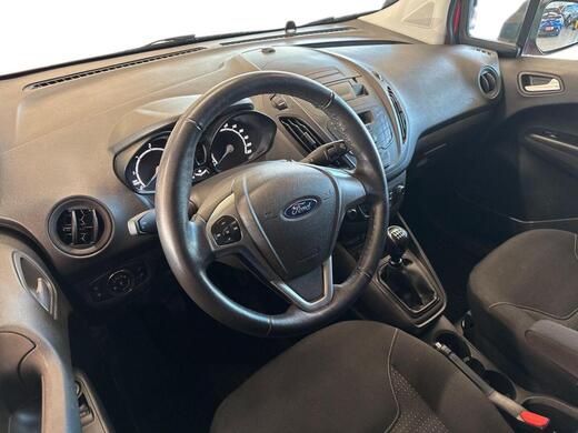 Ford Transit Courier vaihtoauto