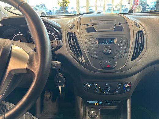 Ford Transit Courier vaihtoauto