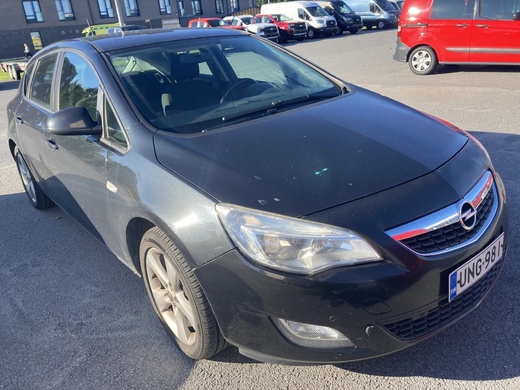 Opel Astra vaihtoauto