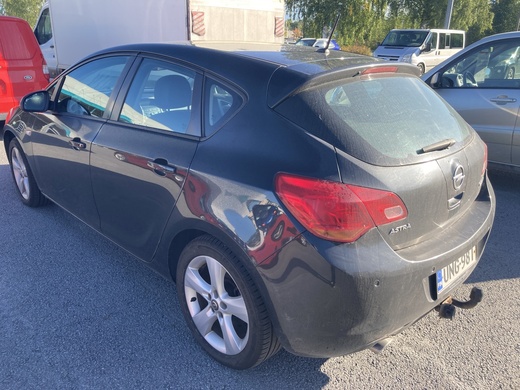 Opel Astra vaihtoauto
