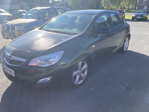 Opel Astra vaihtoauto