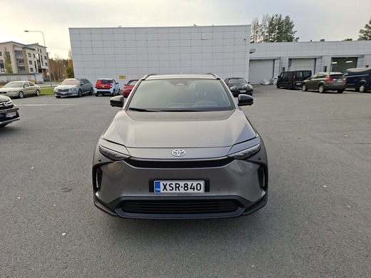 Toyota bZ4X vaihtoauto