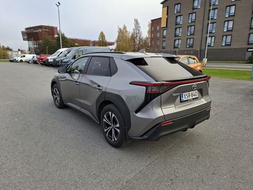 Toyota bZ4X vaihtoauto