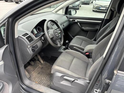 Volkswagen Touran vaihtoauto