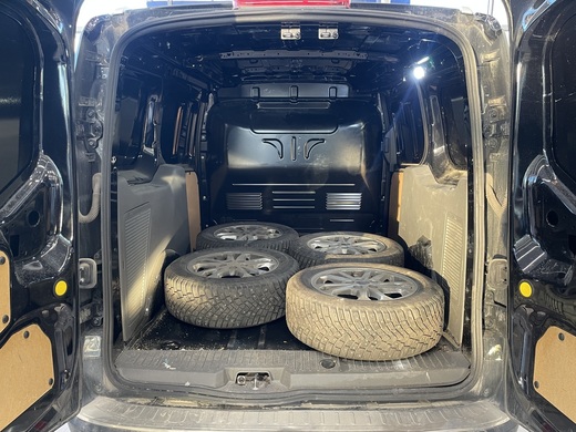 Ford Transit Connect vaihtoauto