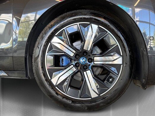 BMW iX vaihtoauto