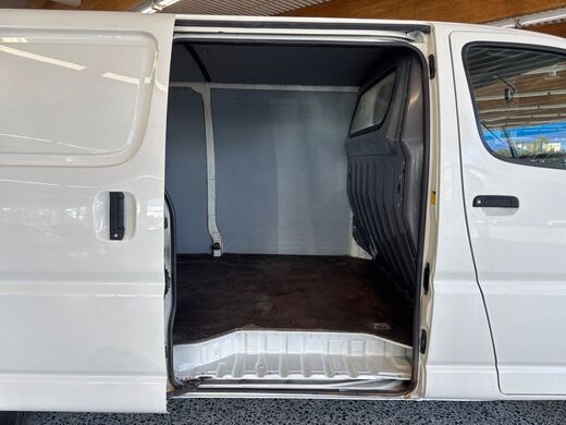 Toyota Hiace vaihtoauto