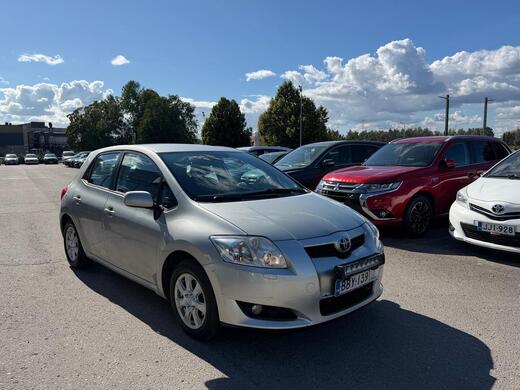 Toyota Auris vaihtoauto
