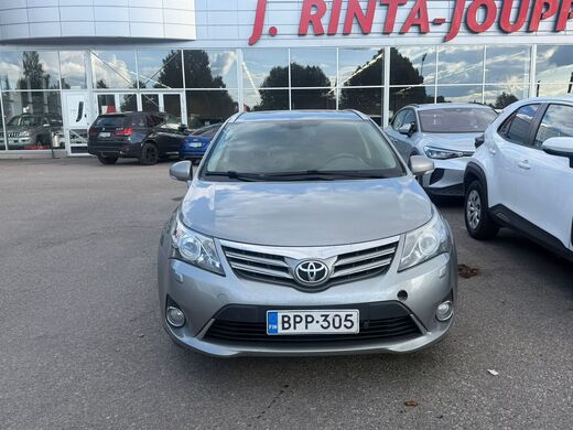 Toyota Avensis vaihtoauto