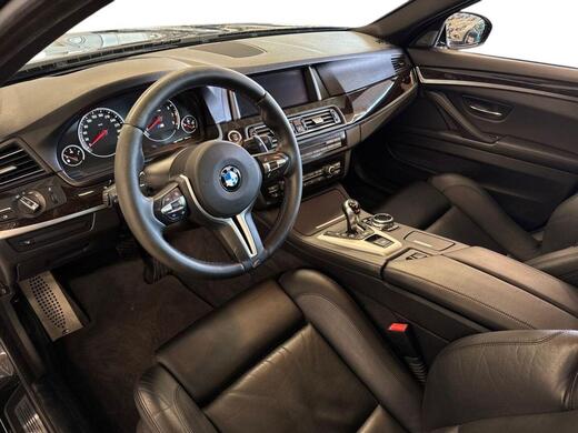 BMW M5 vaihtoauto