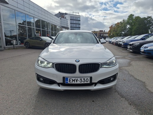 BMW 320 vaihtoauto