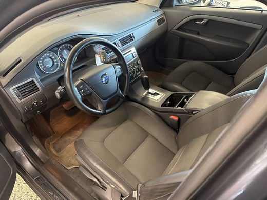 Volvo V70 vaihtoauto