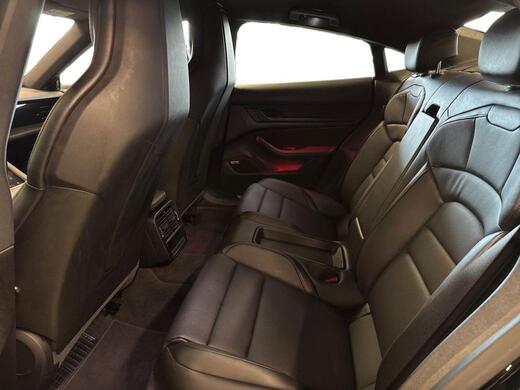 Porsche Taycan vaihtoauto