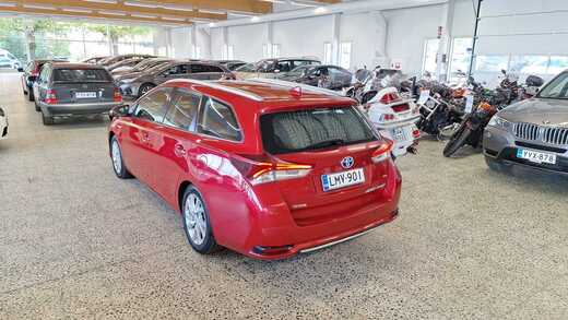 Toyota Auris vaihtoauto