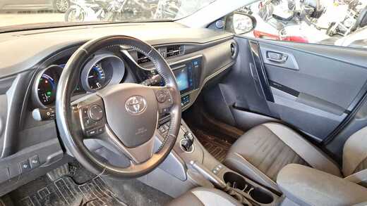 Toyota Auris vaihtoauto