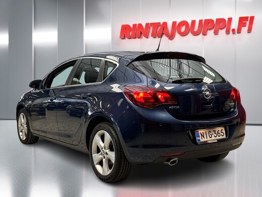 Opel Astra vaihtoauto