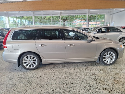 Volvo V70 vaihtoauto