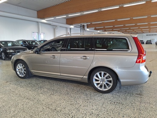 Volvo V70 vaihtoauto