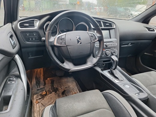DS 4 vaihtoauto