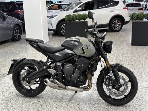 Triumph TR vaihtoauto