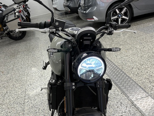 Triumph TR vaihtoauto
