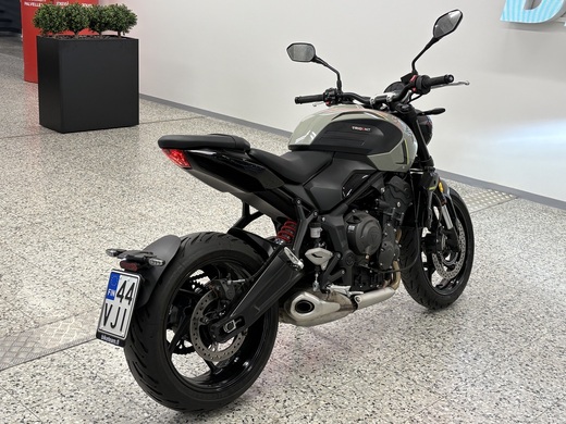 Triumph TR vaihtoauto
