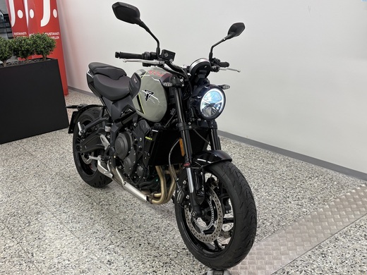 Triumph TR vaihtoauto