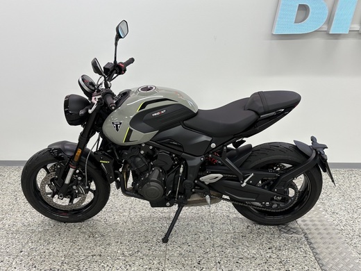 Triumph TR vaihtoauto