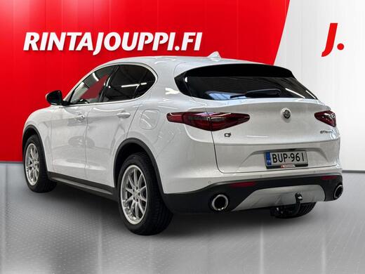 Alfa Romeo Stelvio vaihtoauto