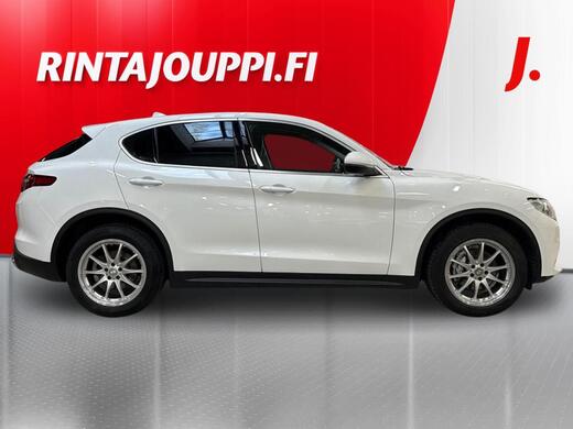Alfa Romeo Stelvio vaihtoauto