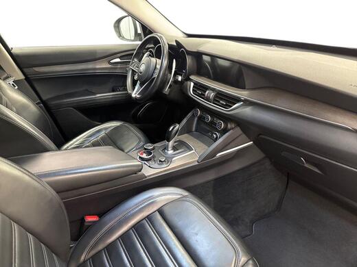 Alfa Romeo Stelvio vaihtoauto