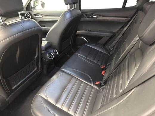 Alfa Romeo Stelvio vaihtoauto