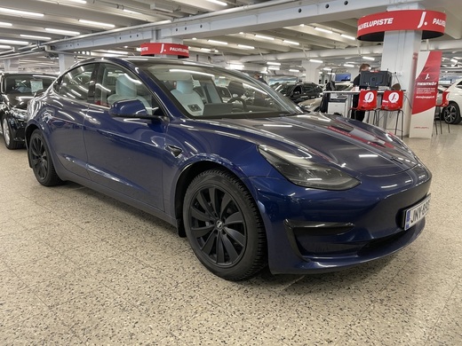 Tesla Model 3 vaihtoauto