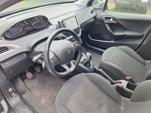 Peugeot 208 vaihtoauto