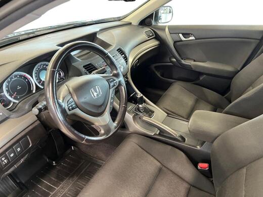Honda Accord vaihtoauto