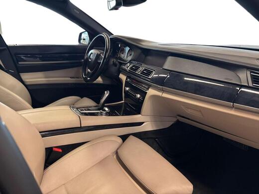 BMW 750 vaihtoauto