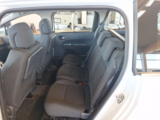 Peugeot 5008 vaihtoauto
