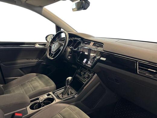 Volkswagen Touran vaihtoauto