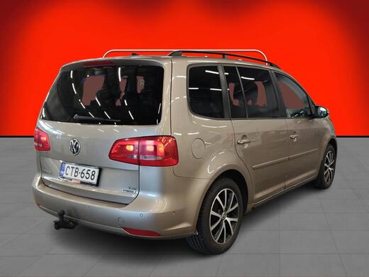 Volkswagen Touran vaihtoauto