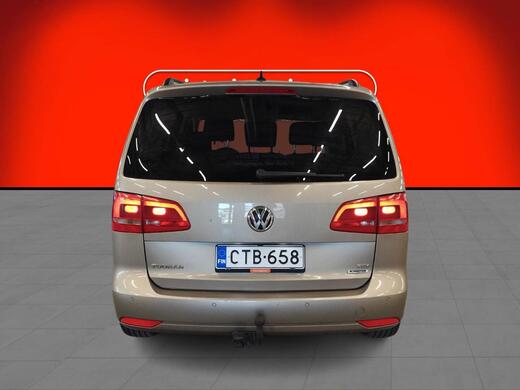 Volkswagen Touran vaihtoauto