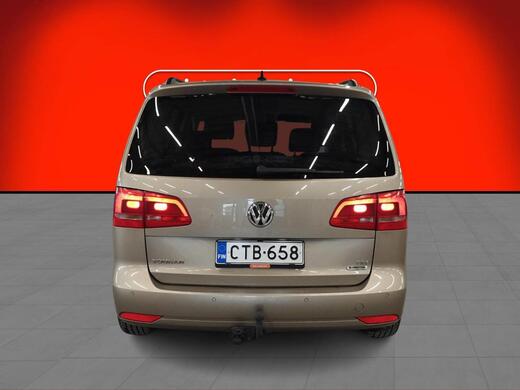 Volkswagen Touran vaihtoauto